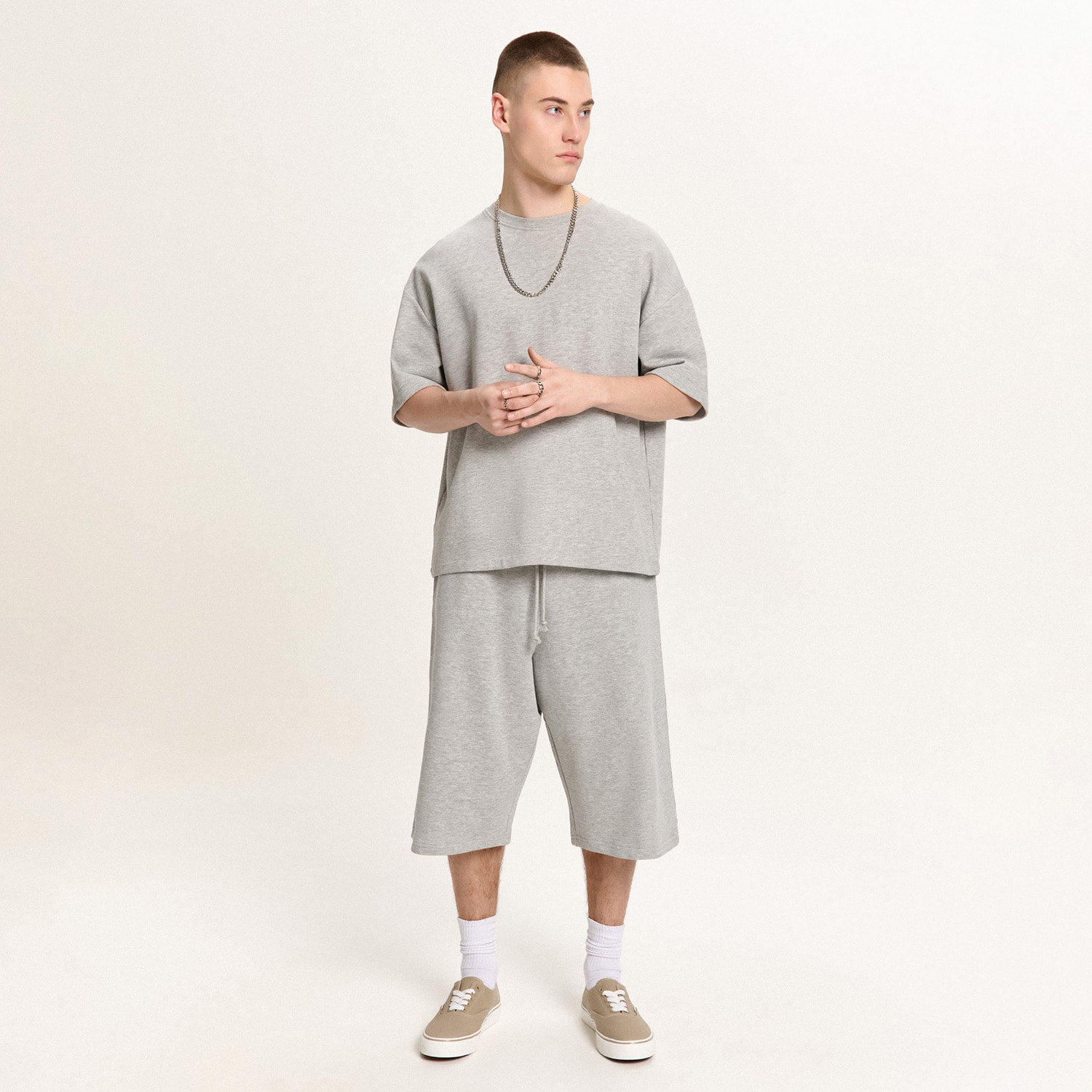 Cropp - Изчистени къси панталони - Светло сиво