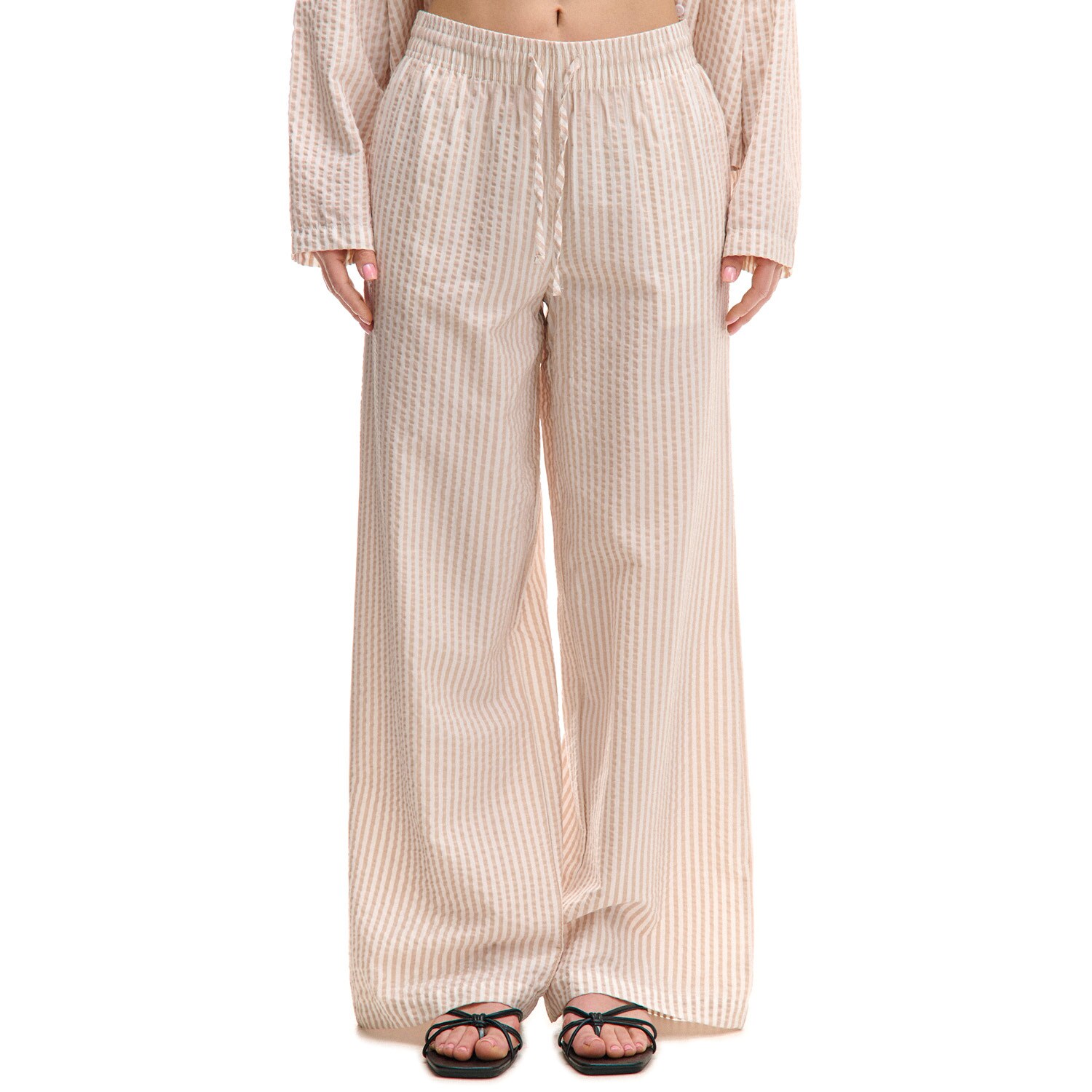 Cropp - Раиран панталон - бежово