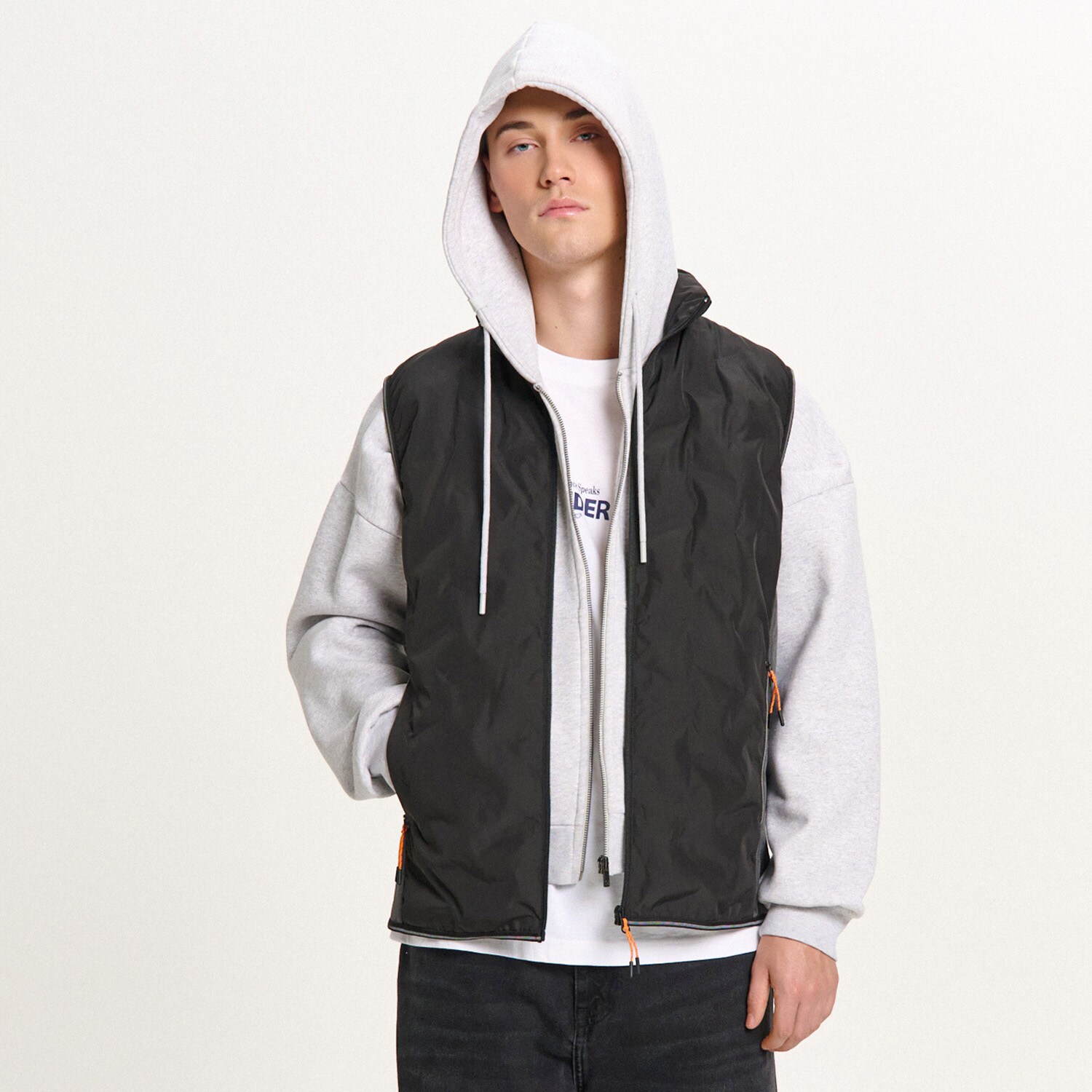 Cropp - Ватиран елек с висока яка - черeн