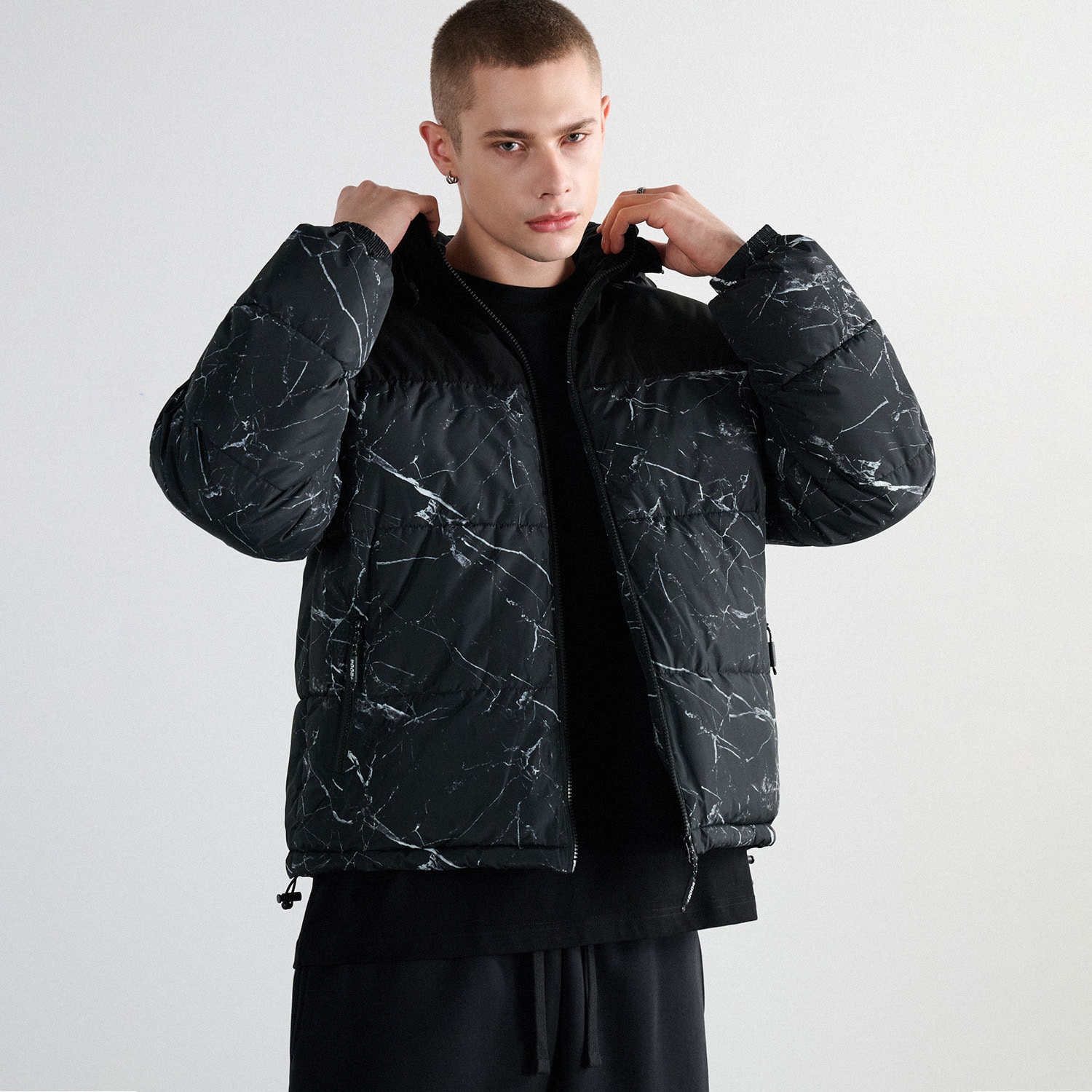 Cropp - Капитонирано яке puffer с качулка - черeн