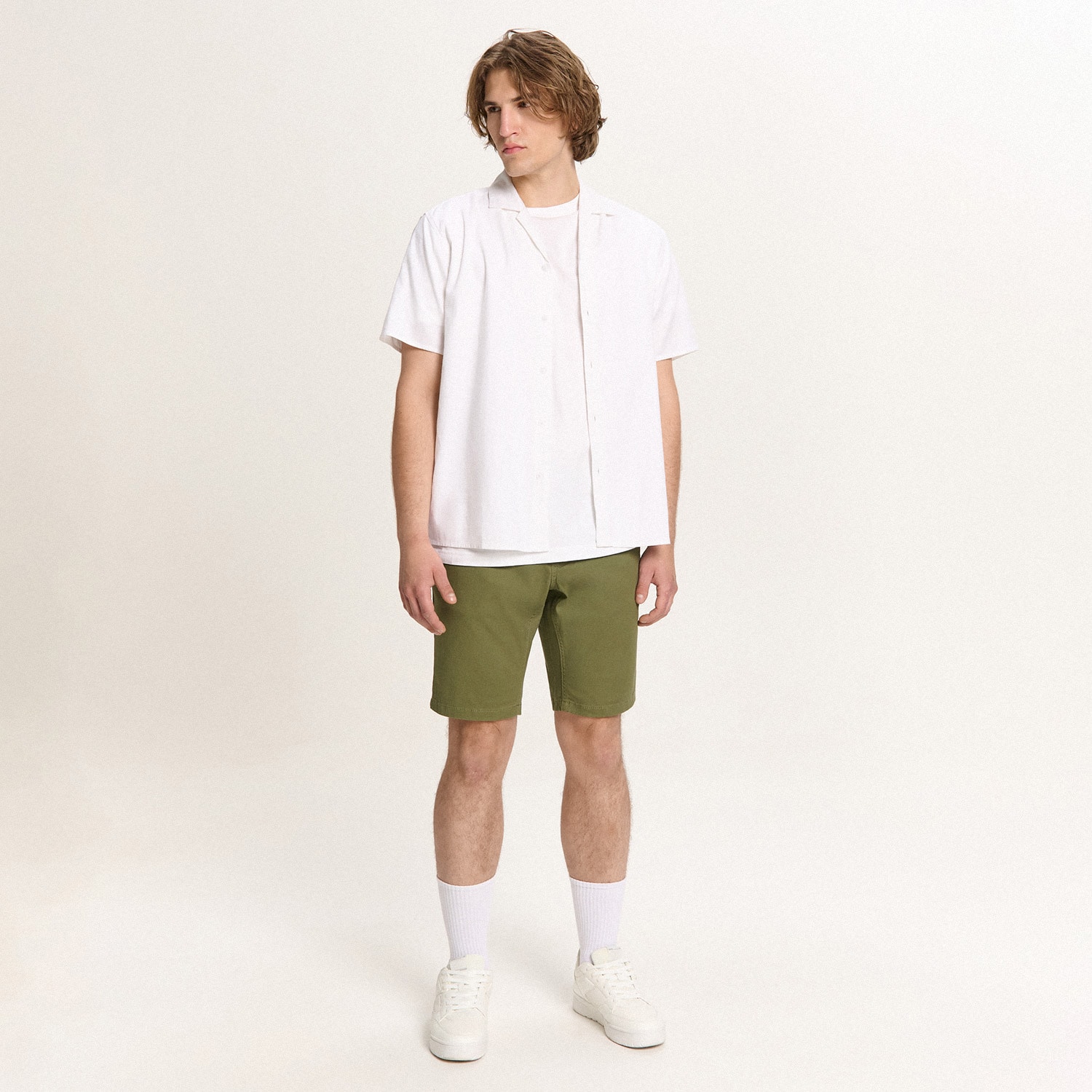 Cropp - Изчистени къси панталони - маслинено