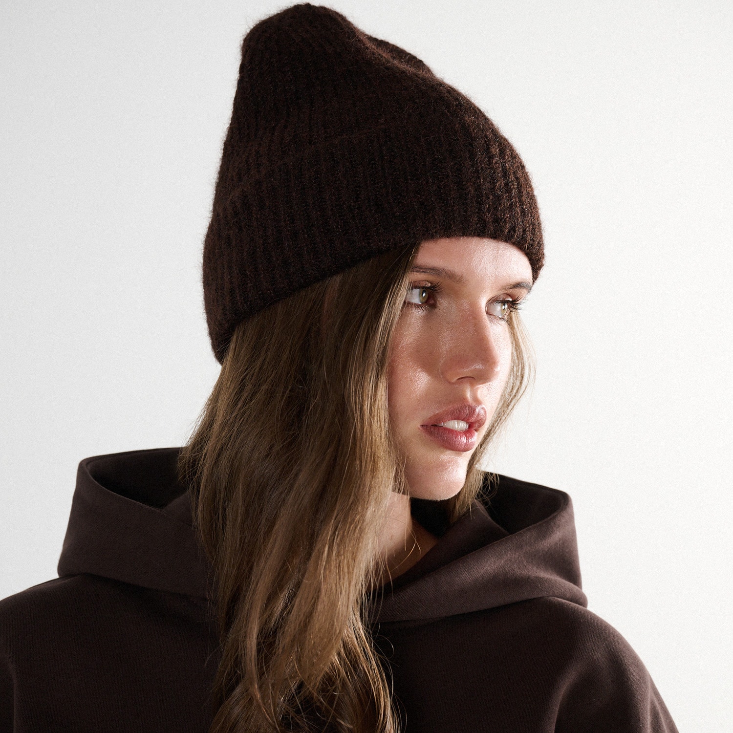 Cropp - Шапка beanie - тъмнокафяво