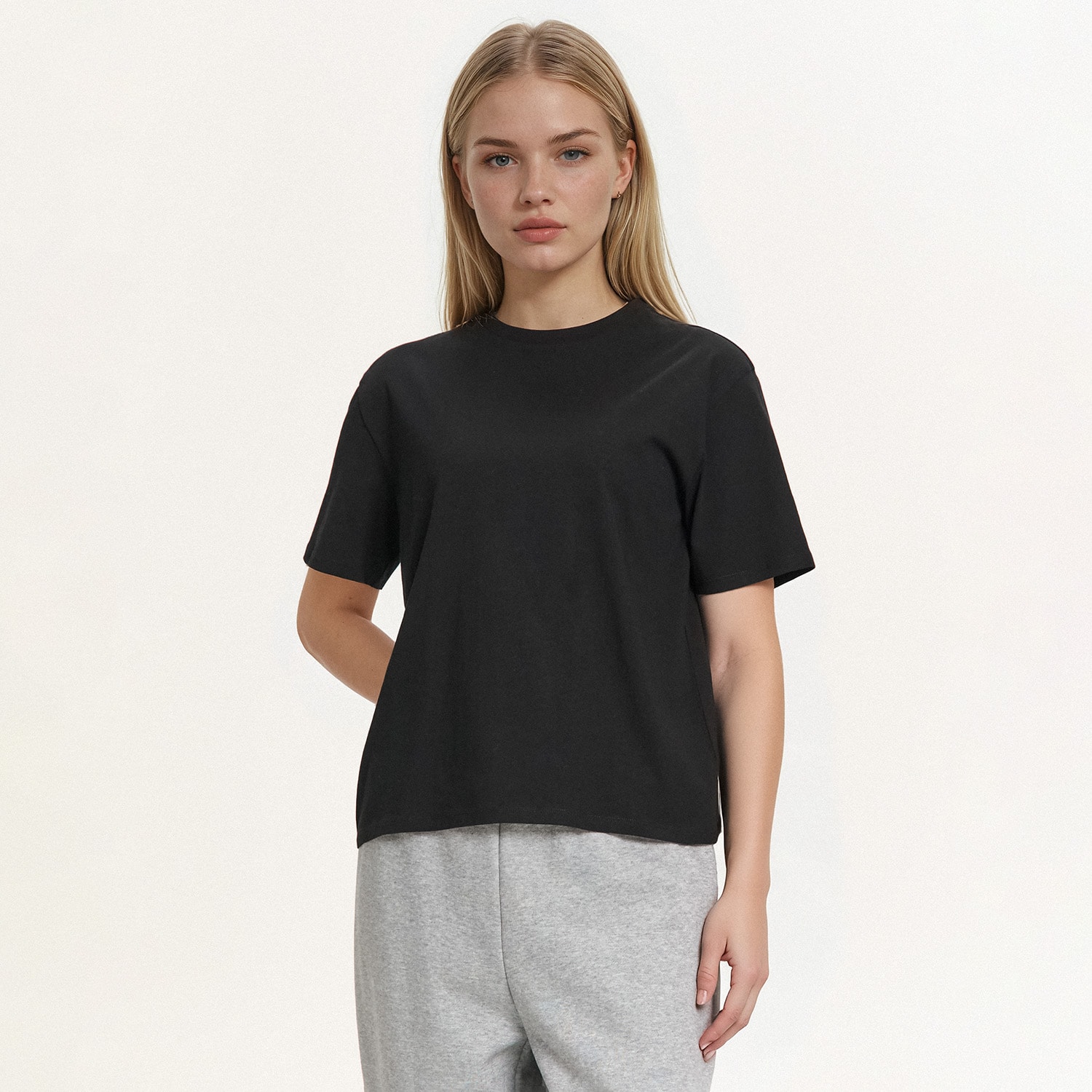 Cropp - Изчистена тениска basic - черeн