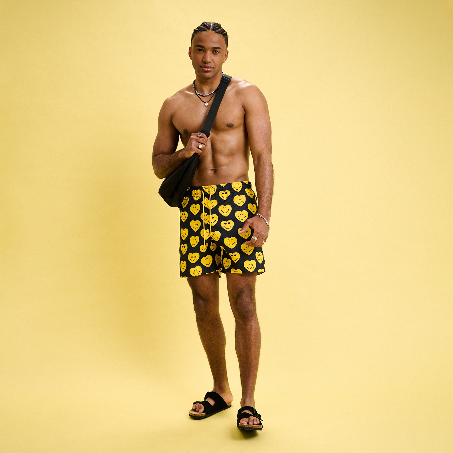 Cropp - Шорти за плуване с щампа Smiley® World - жълт