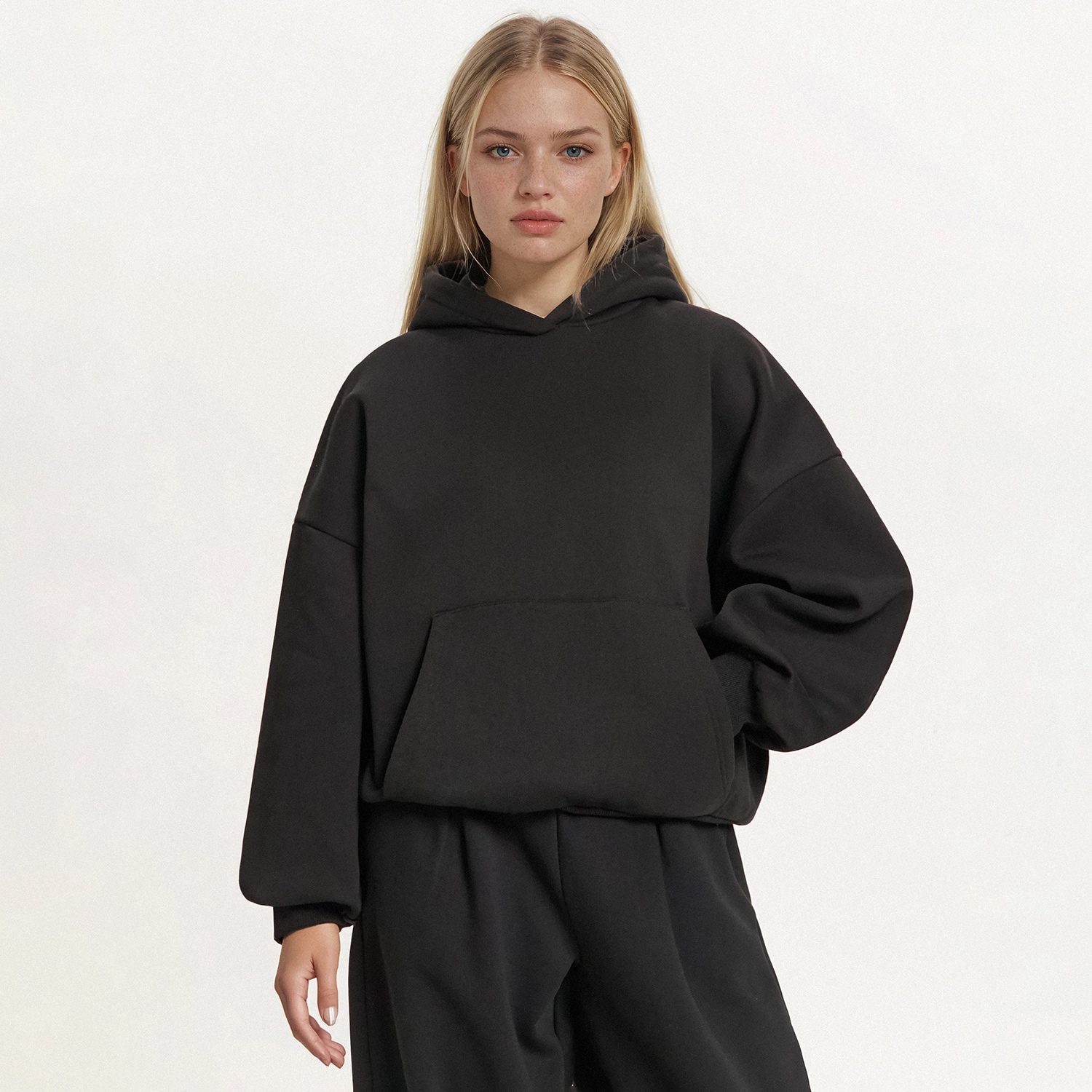 Cropp - Изчистен суитшърт с качулка - черeн
