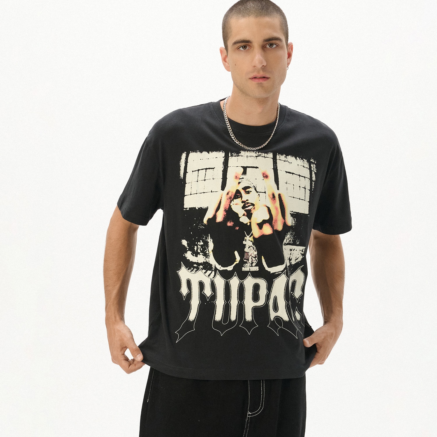 Cropp - Черна тениска с принт Tupac - черeн