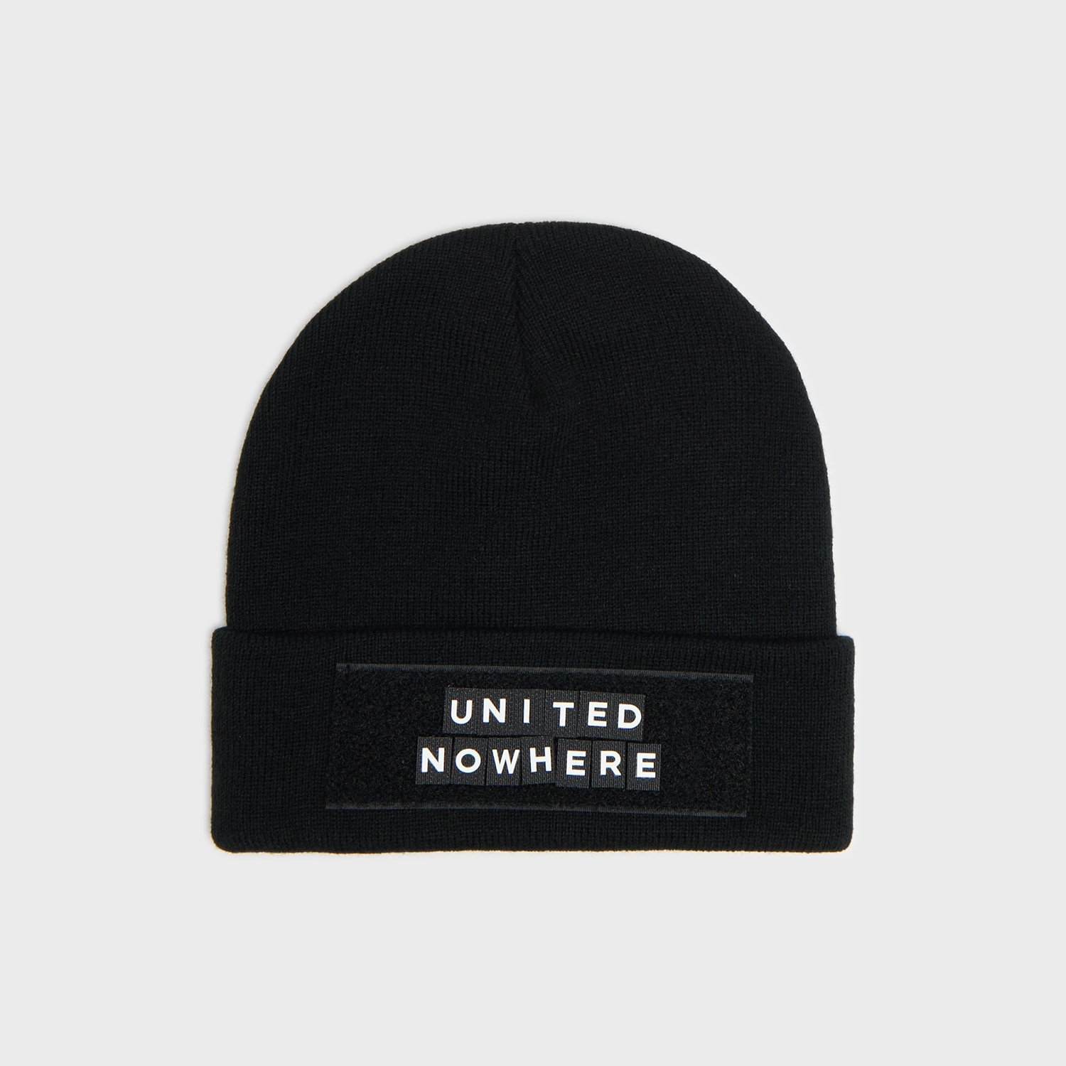 Cropp - Черна шапка beanie - черeн