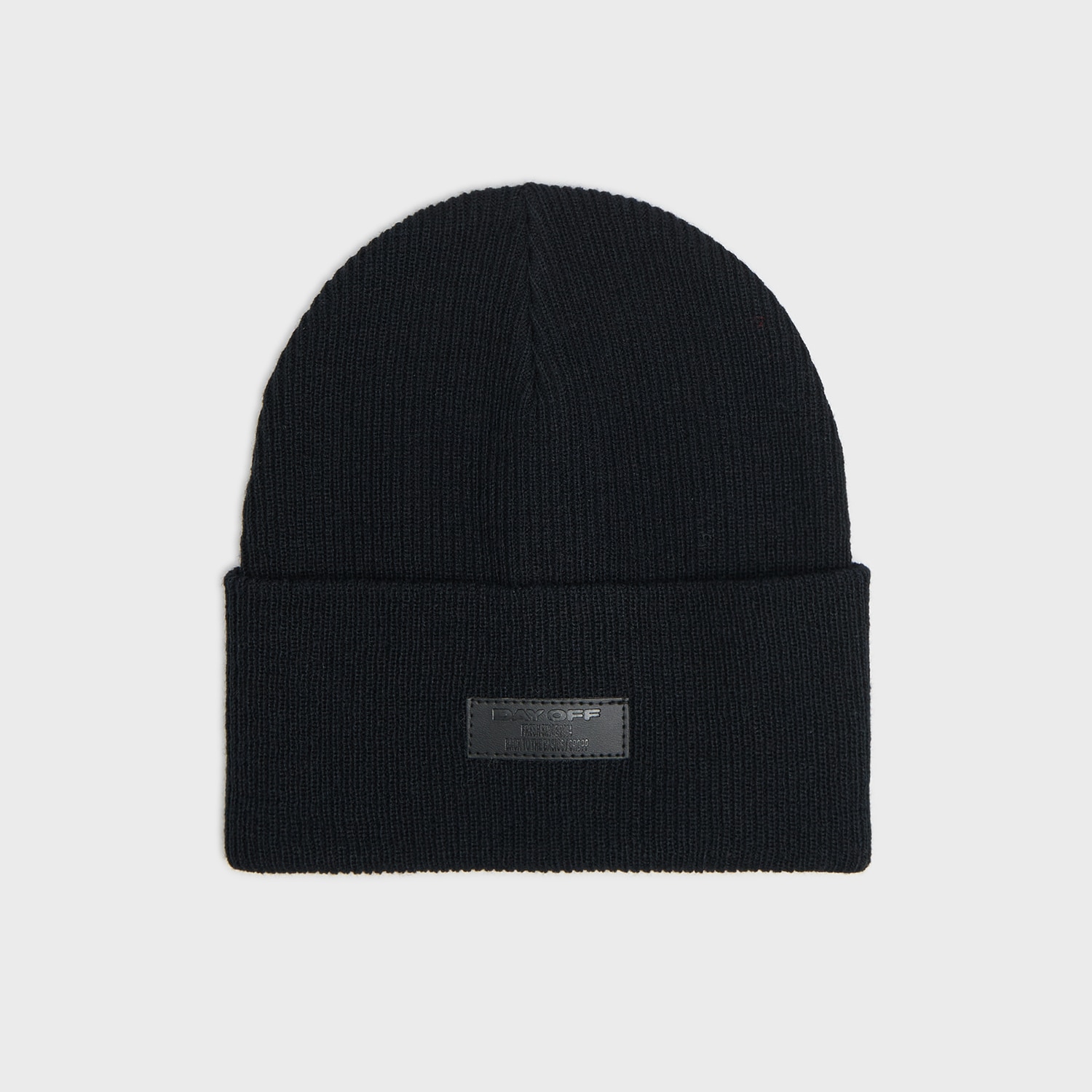 Cropp - Черна шапка beanie с нашивка - черeн