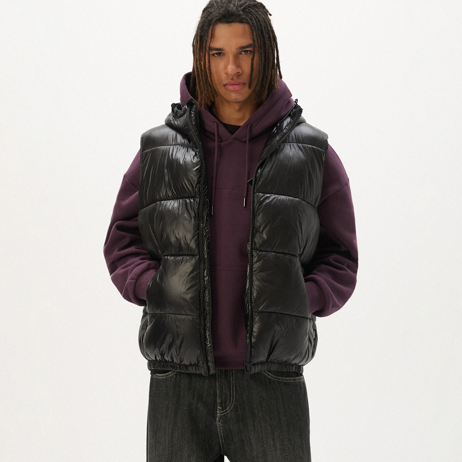 Cropp - Quilted vest with a hood - черeн