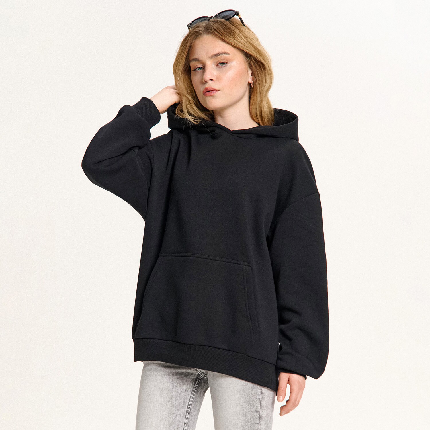 Cropp - Mikina s kapucí a potiskem - černý