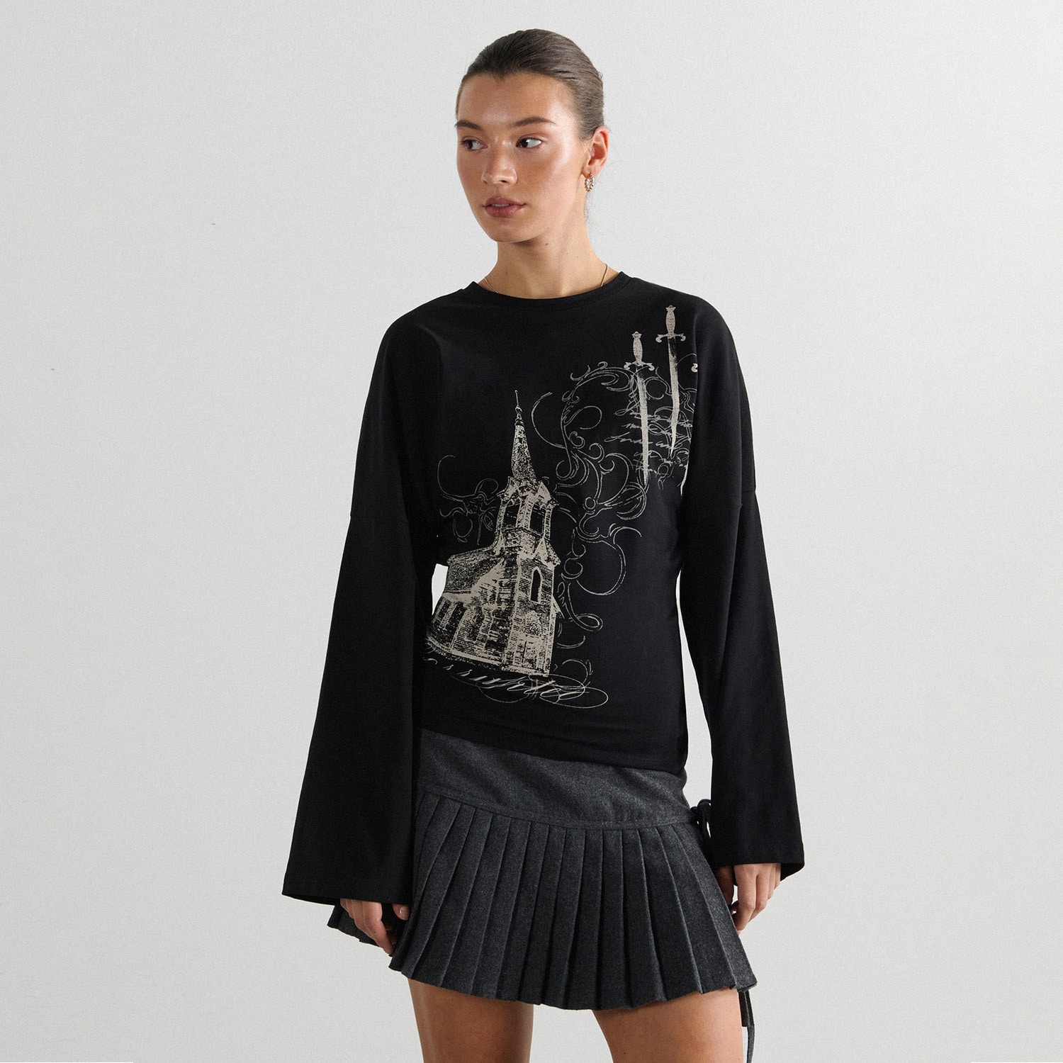 Cropp - Bluza s printom - crno