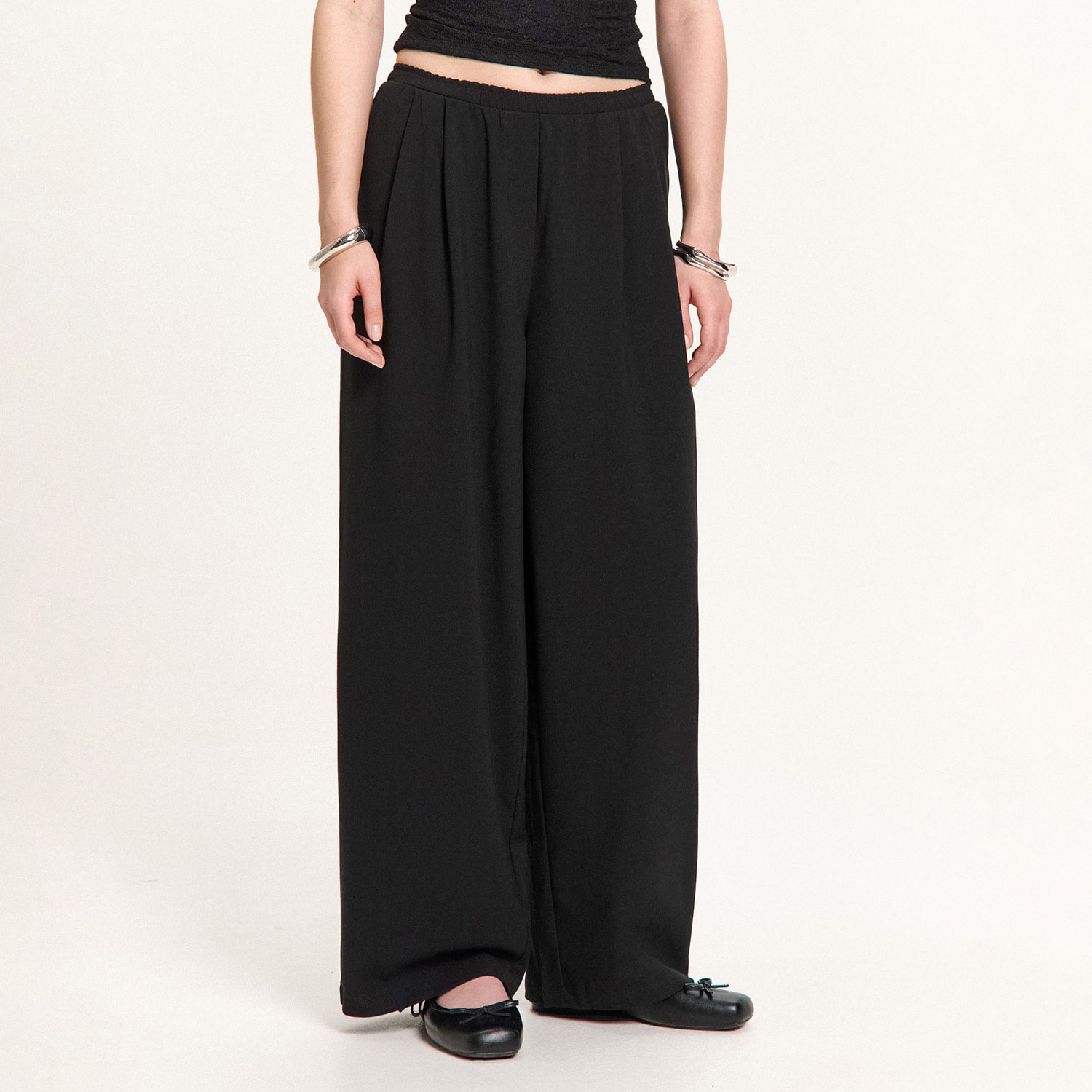 Cropp - Straight fit hlače - crno