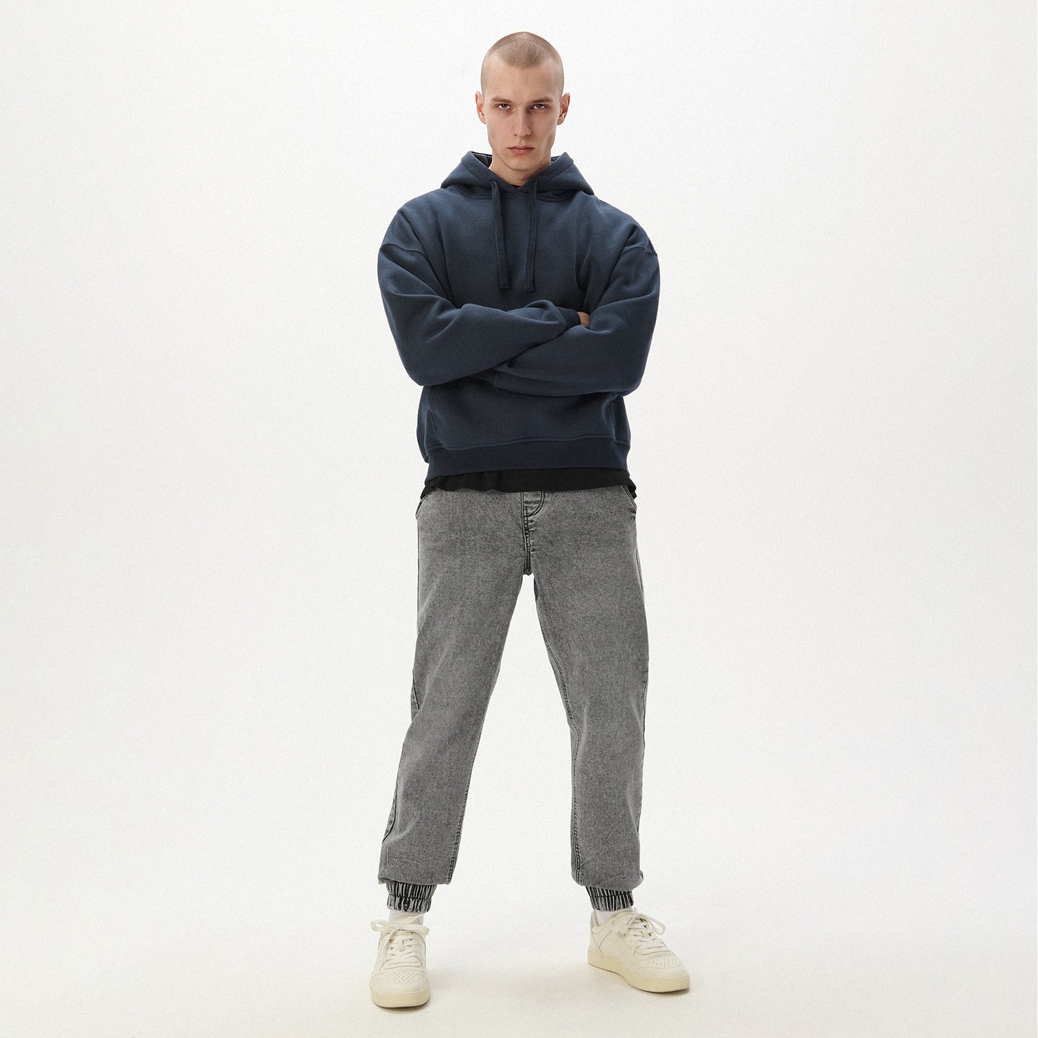 Cropp - Jogger hlače od trapera ispranog izgleda - siva