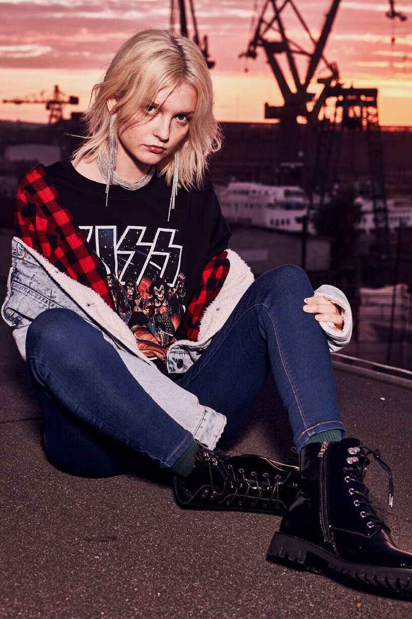 Cropp Denim District