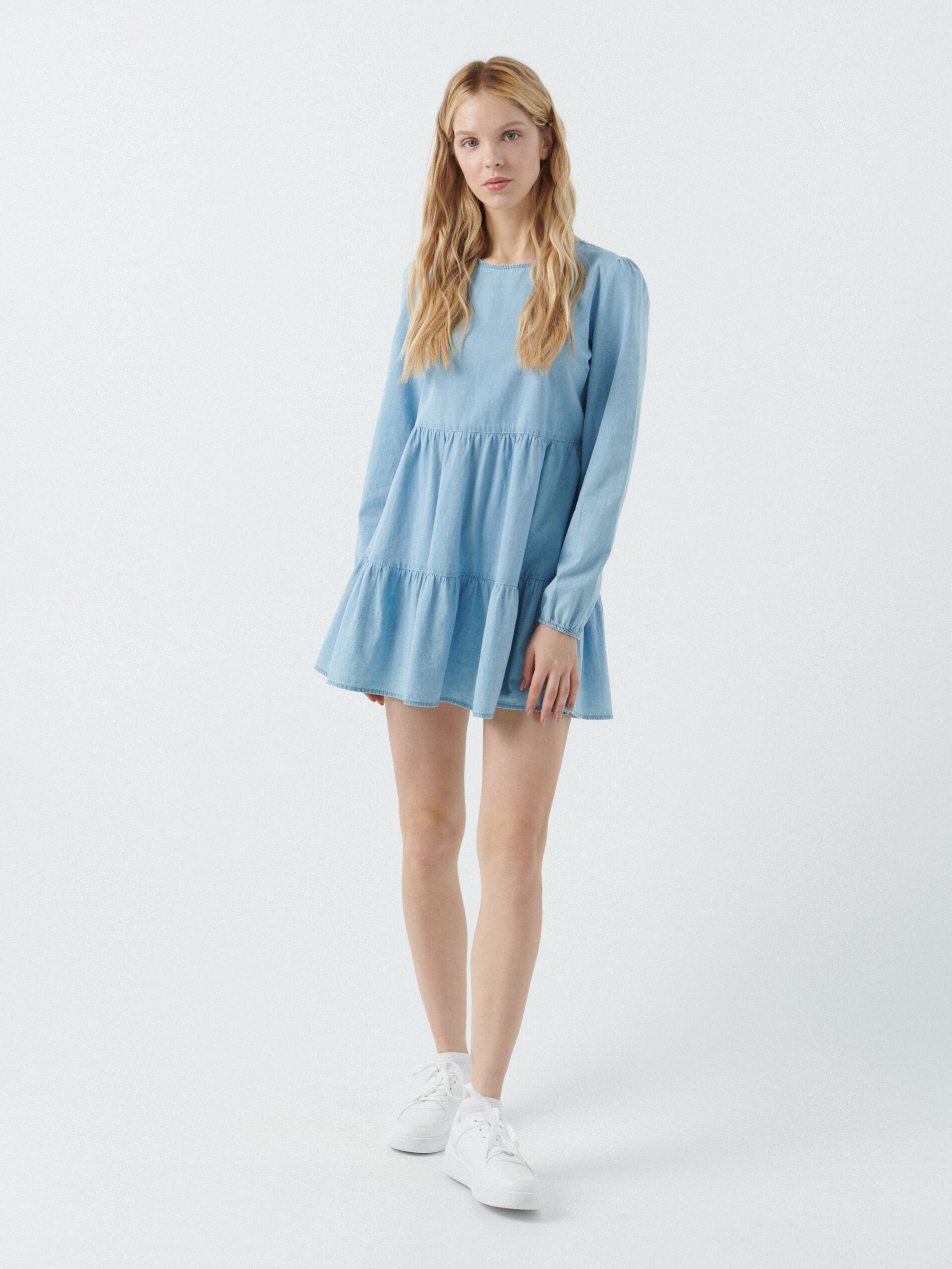 Denimové šaty s volánovým lemom