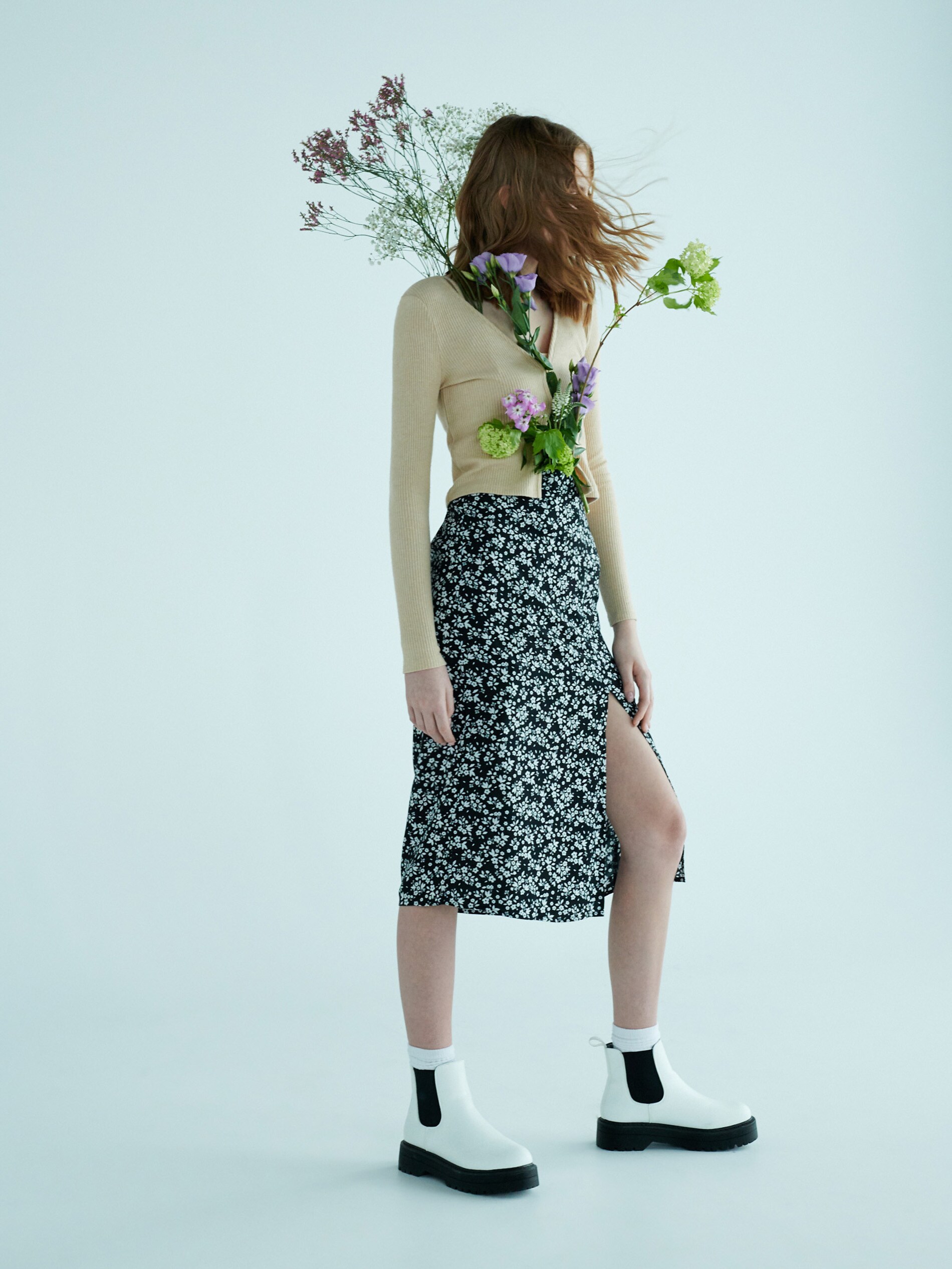 Kvetinová midisukňa