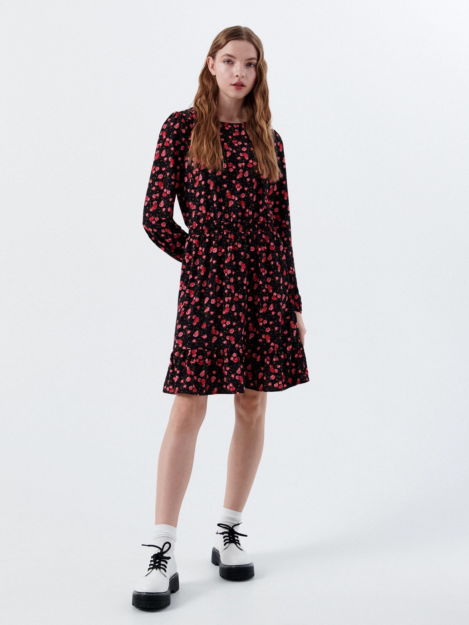 Šaty s kvetinovým vzorom