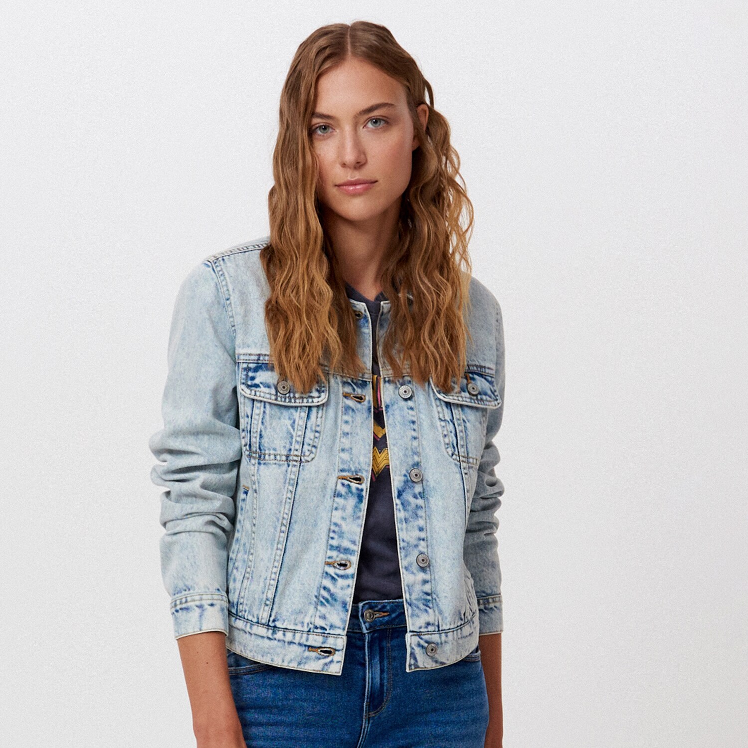 Denimová bunda s vypraným efektom