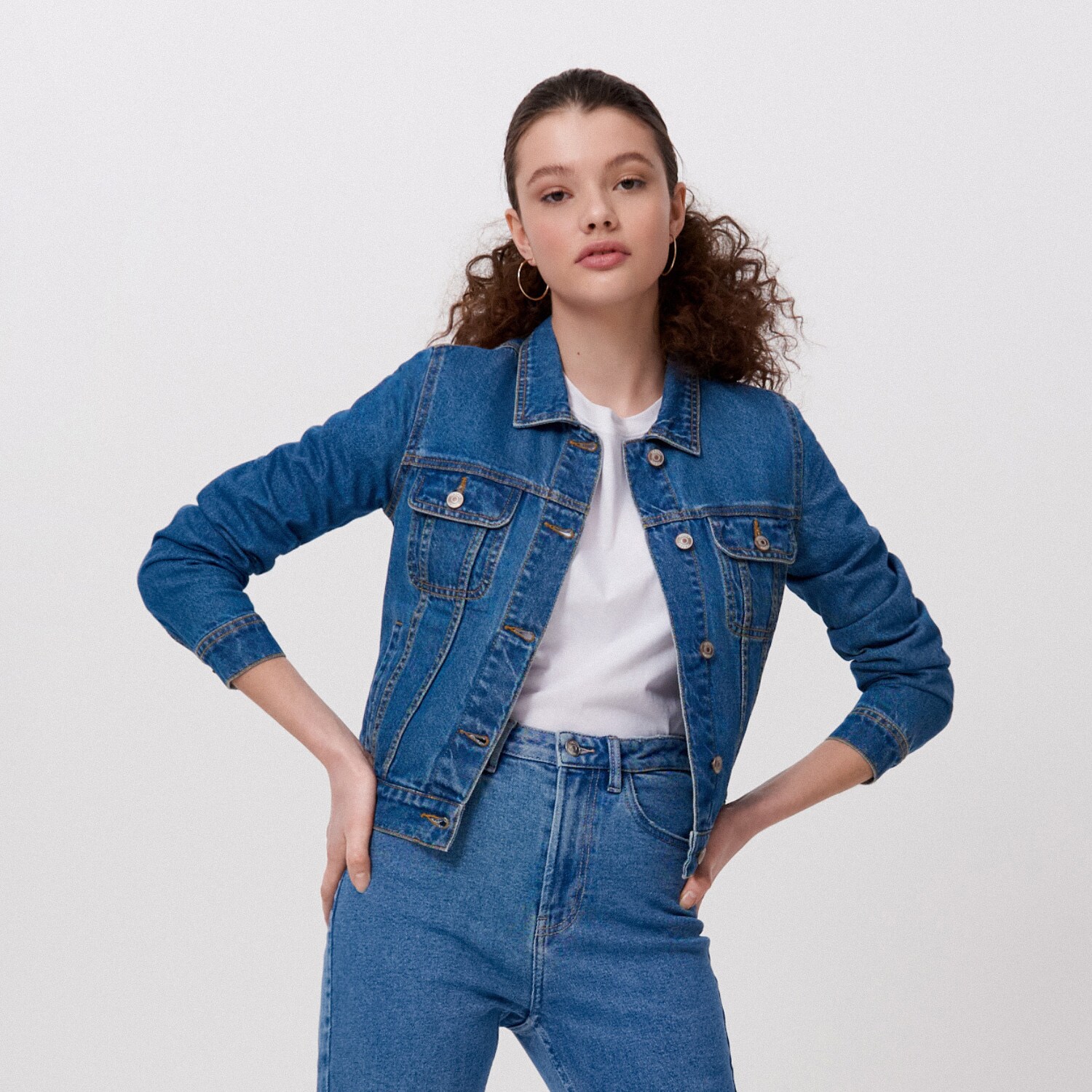 Denimová bunda s vypraným efektom