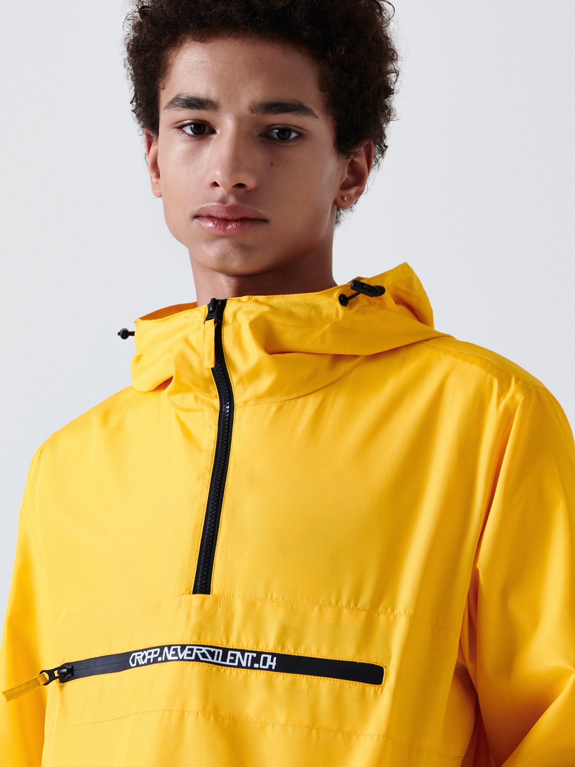 Vetrovka s kapucňou