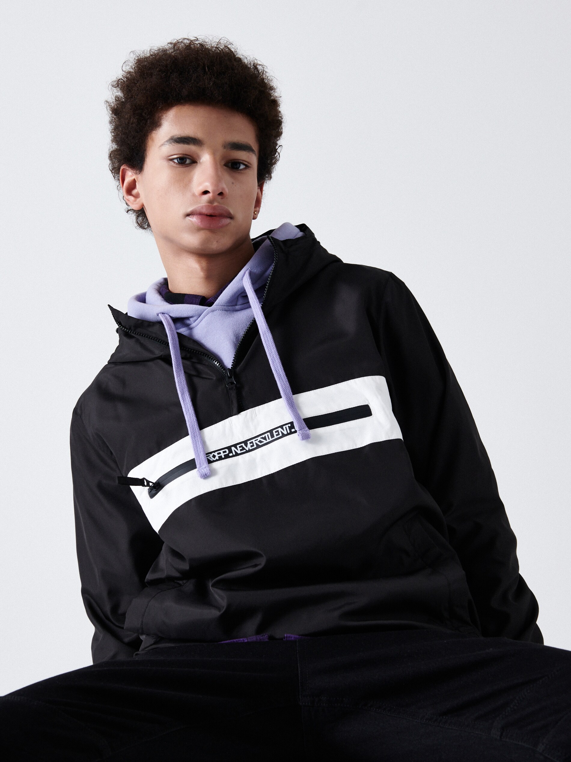 Vetrovka s kapucňou