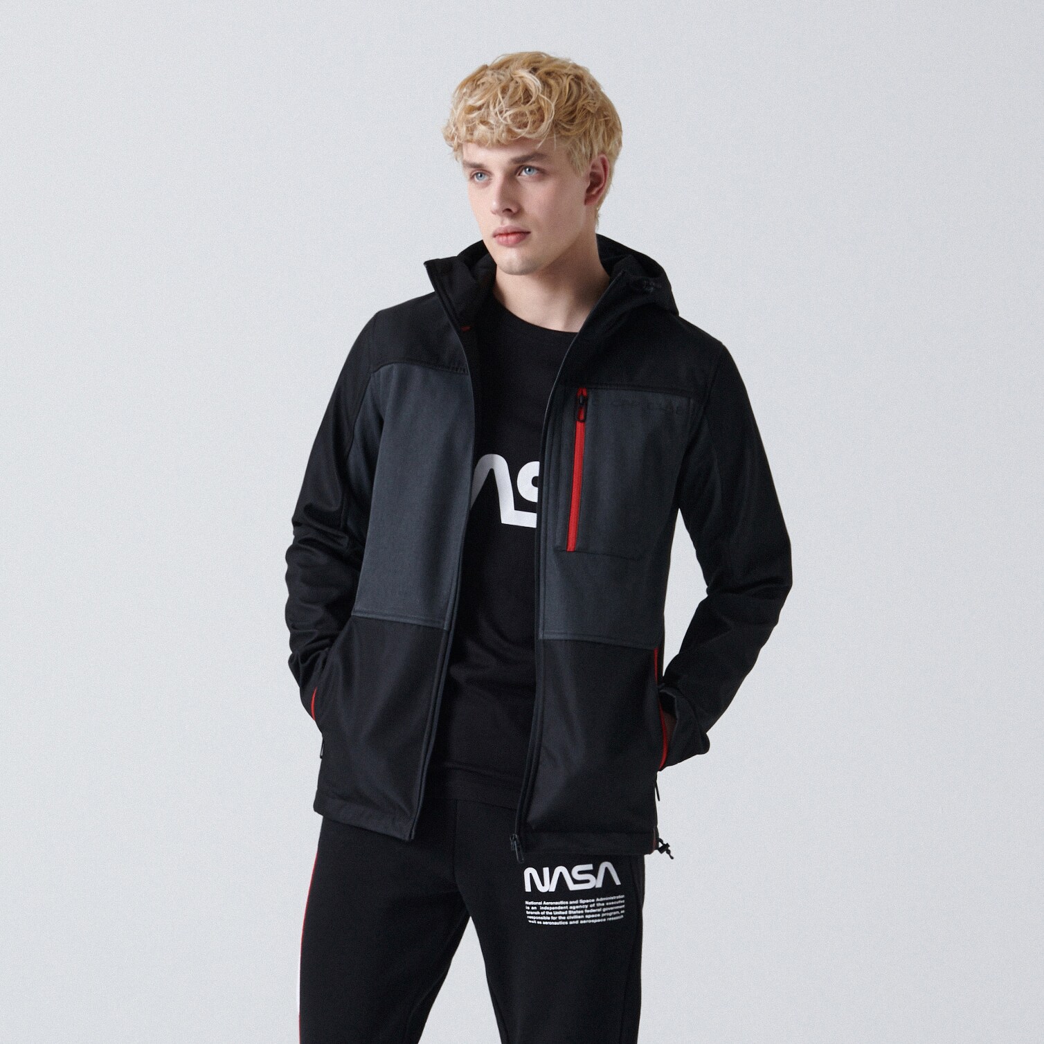 Softshellová mikina s kapucňou