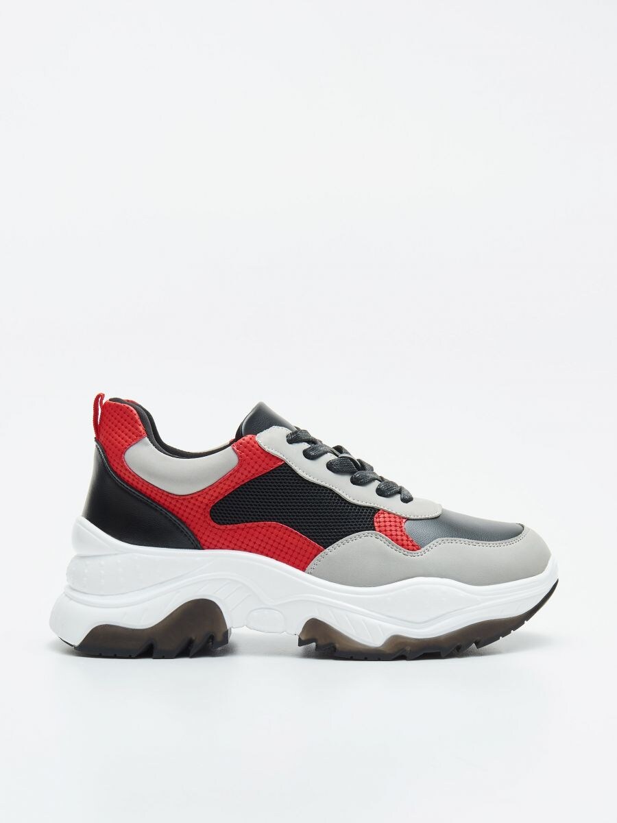 chunky sneakers cropp