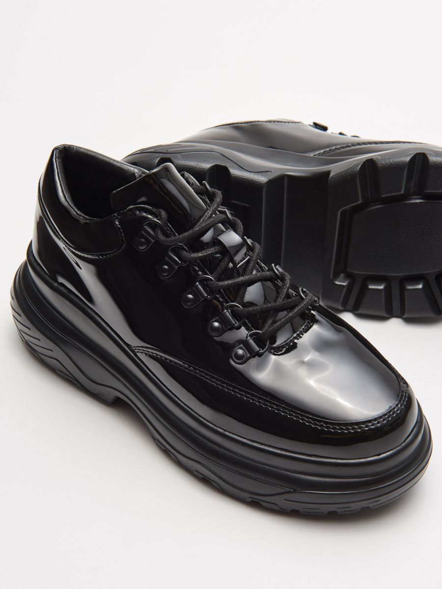 chunky sneakers cropp