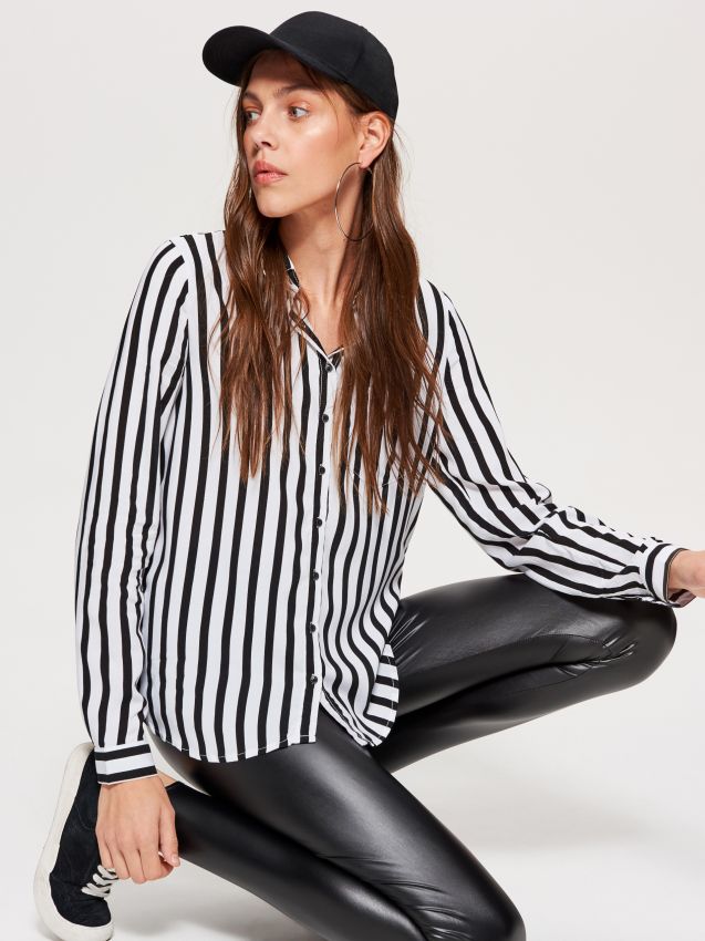 Classic shirt with print - black - TY442-99R - CROPP