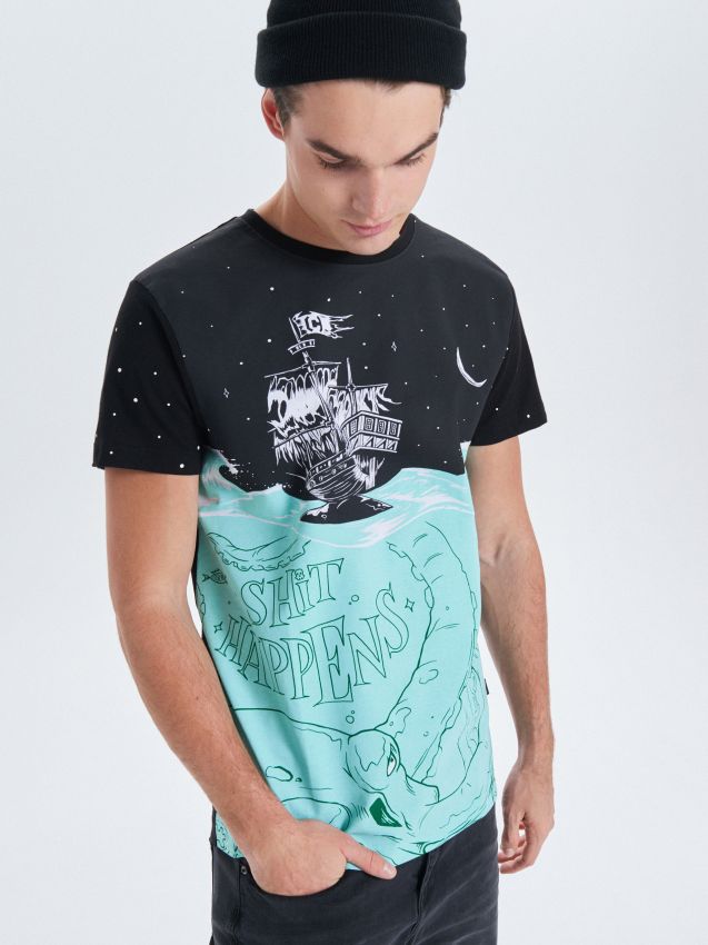 T-shirt with large print - black - VO264-99X - CROPP