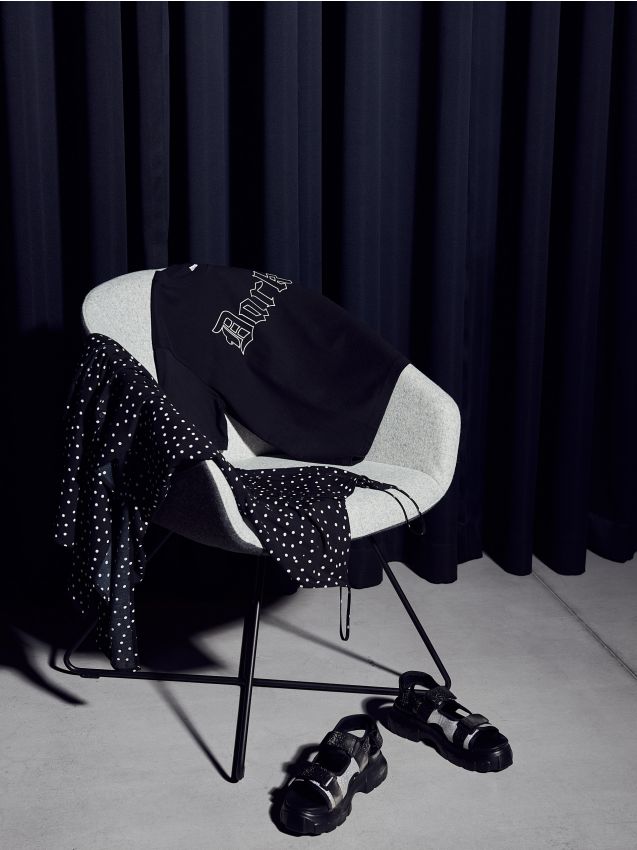 Sandały na rzepy - czarny - XQ472-99X - CROPP