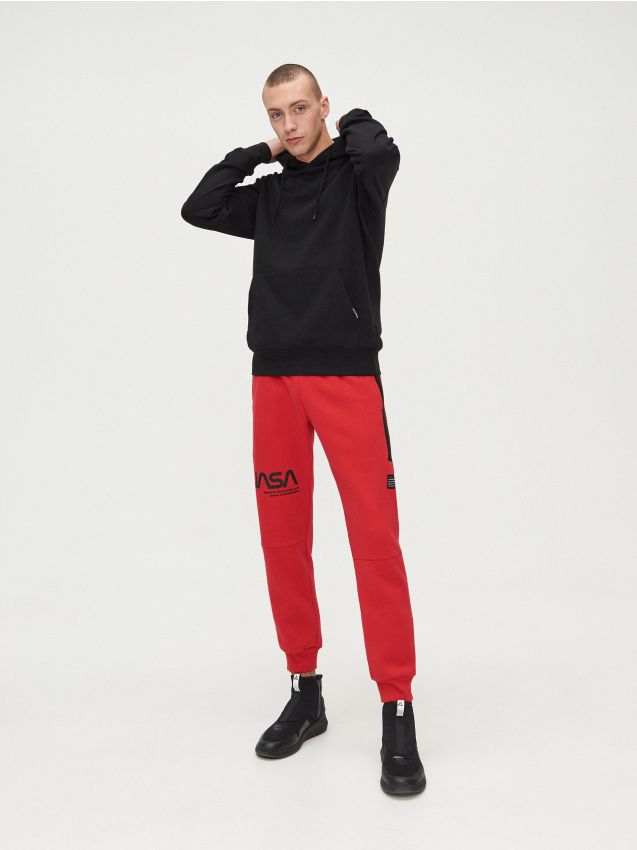 Pantaloni jogger NASA - roșu - XT410-33X - CROPP