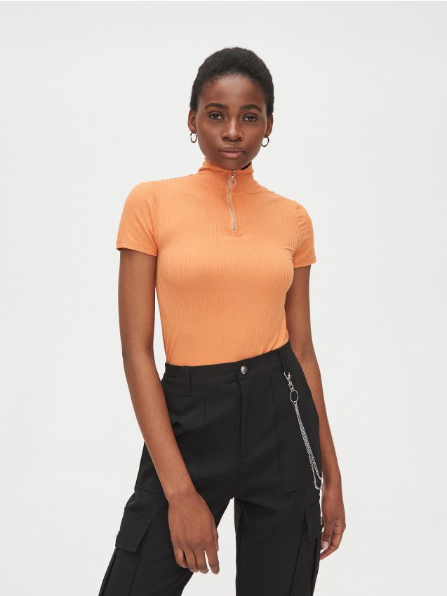 Body cu guler înalt  - bej - XV997-80X - CROPP