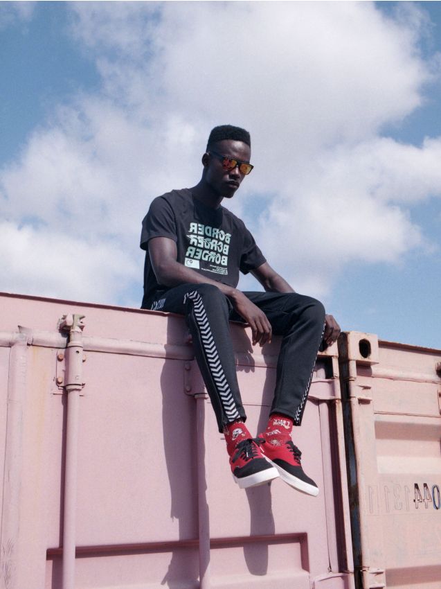 Joggeri cu lampasuri - negru - YD517-99X - CROPP