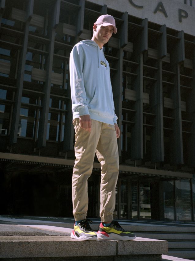 Pantaloni jogger din material majoritar bumbac - bej - YH160-08X - CROPP