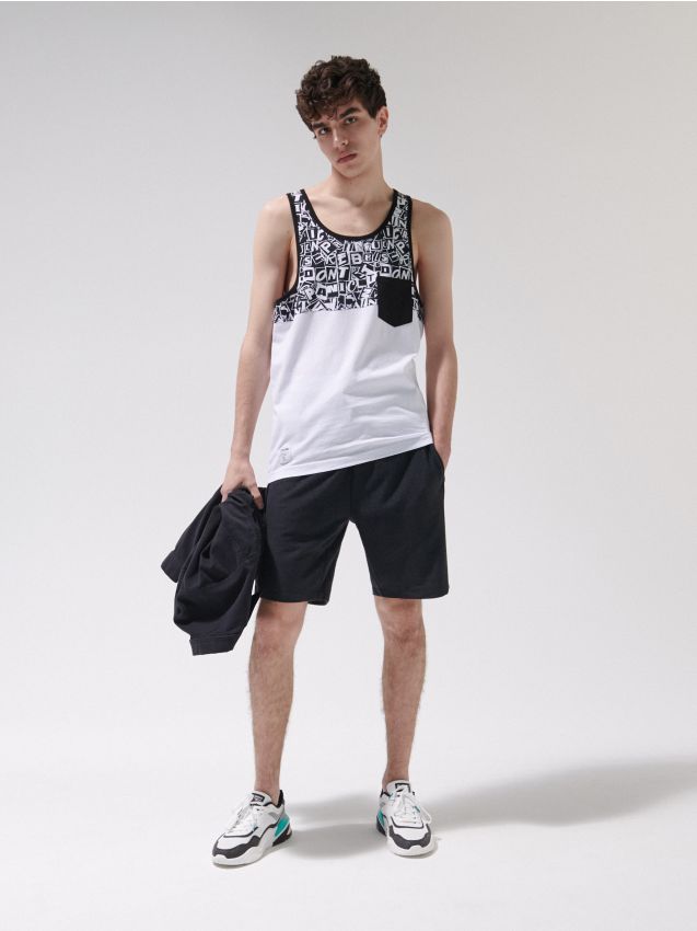 Tank top z kontrastowym nadrukiem - biały - YJ237-00X - CROPP