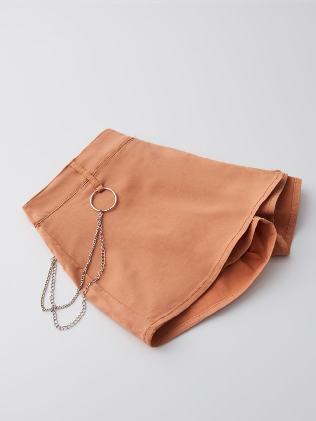 Fustă tip tenis uni, cu lanț decorativ - bej - YP494-08X - CROPP