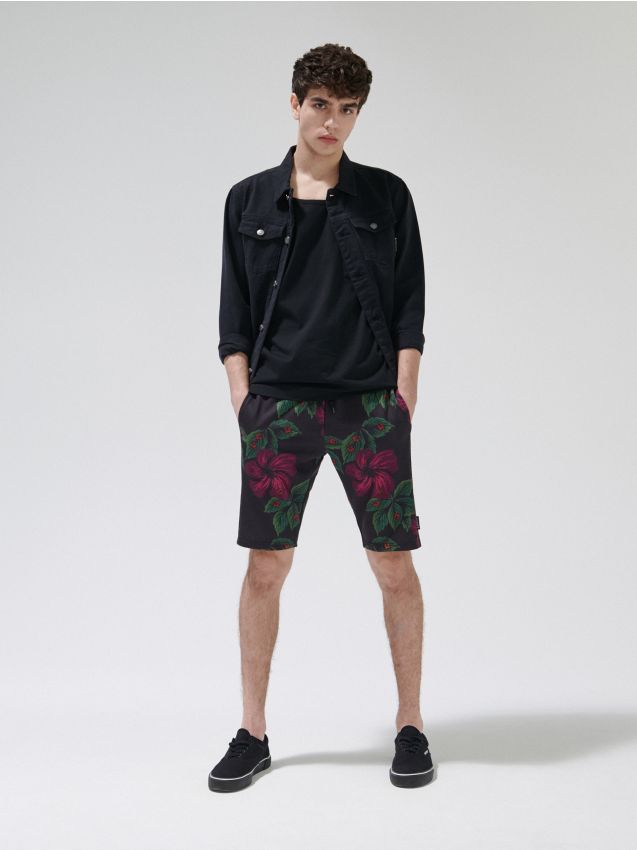 Pantaloni scurți cu imprimeu floral - negru - ZI548-99X - CROPP
