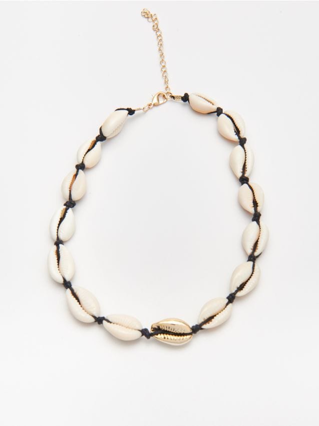 Colier cu scoici - fildeș - ZL899-02X - CROPP