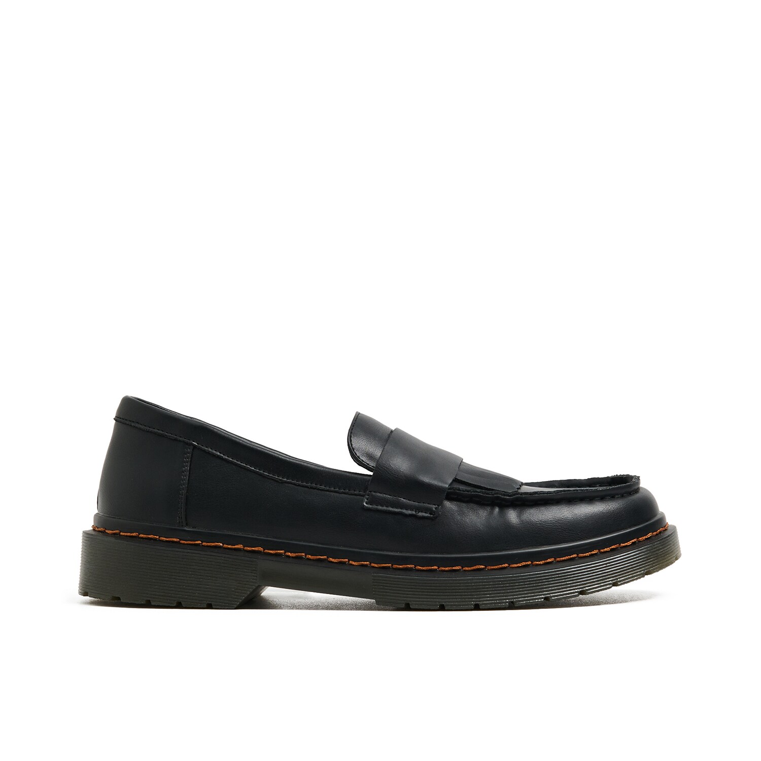 Cropp - Czarne loafersy na grubej podeszwie - czarny