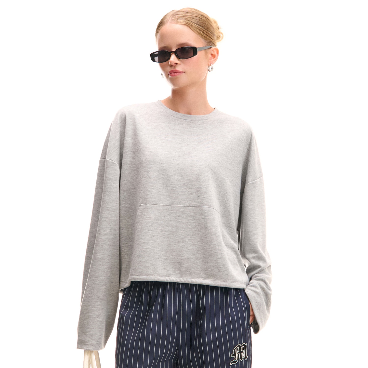 Cropp - Bluza z kieszenią typu kangurka - jasny szary