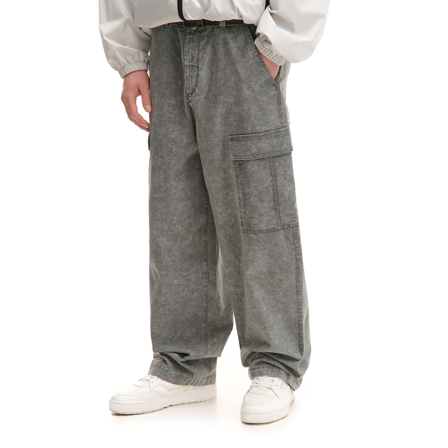 Cropp - Spodnie baggy cargo z efektem sprania - zielony