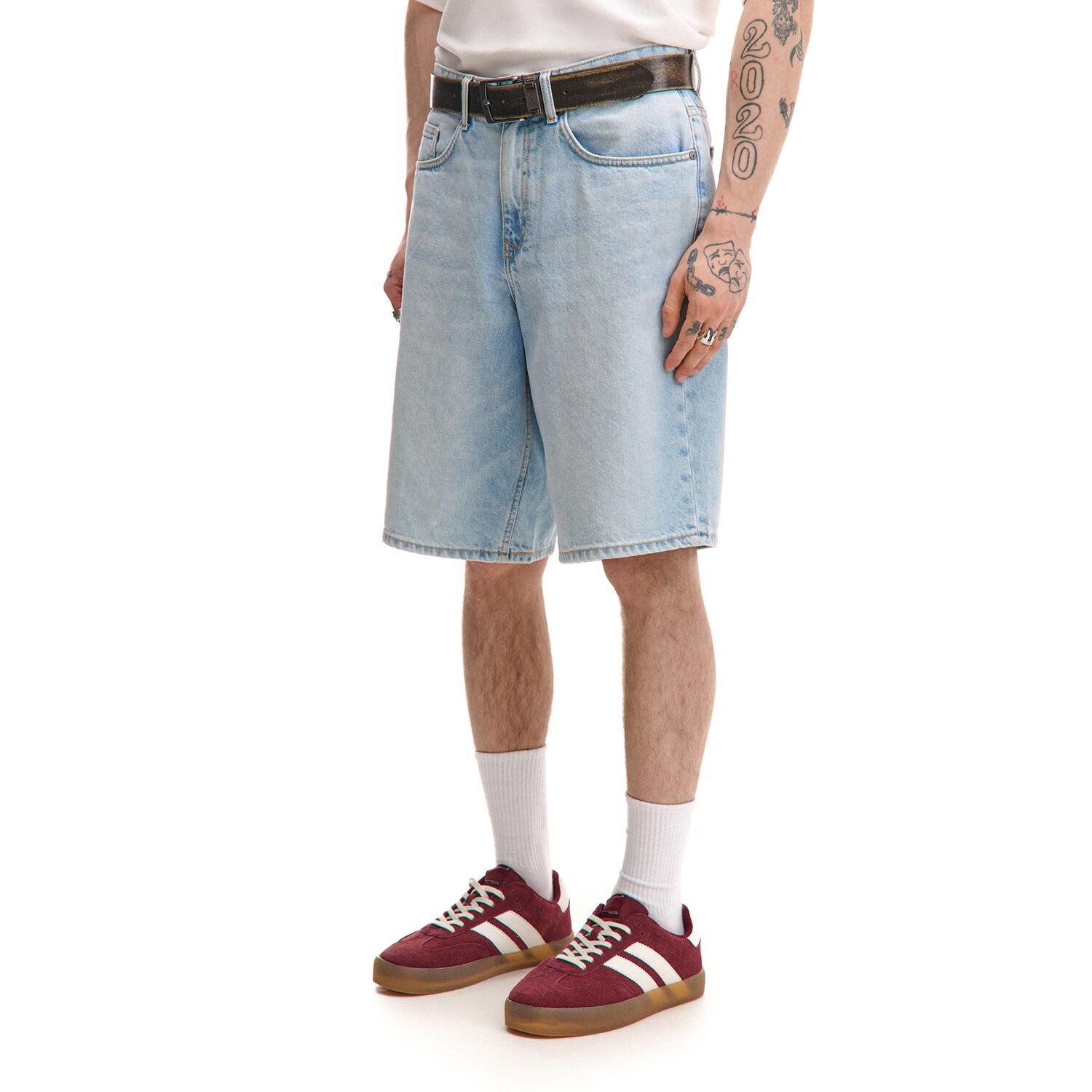 Cropp - Czarne jeansowe szorty baggy - czarny