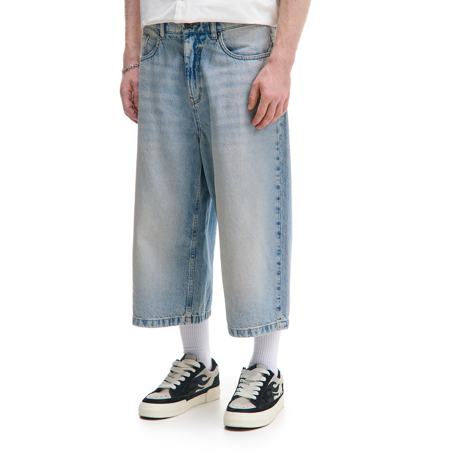 Cropp - Dłuższe jeansowe szorty skater - czarny