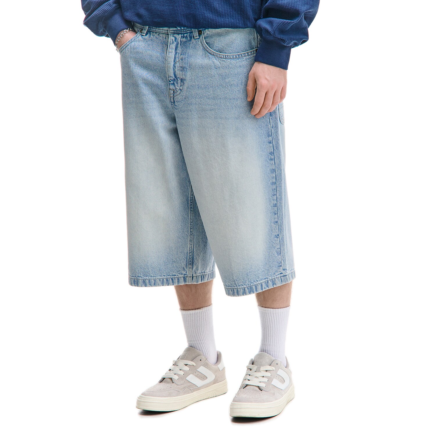 Cropp - Czarne szorty denim long and wide - czarny
